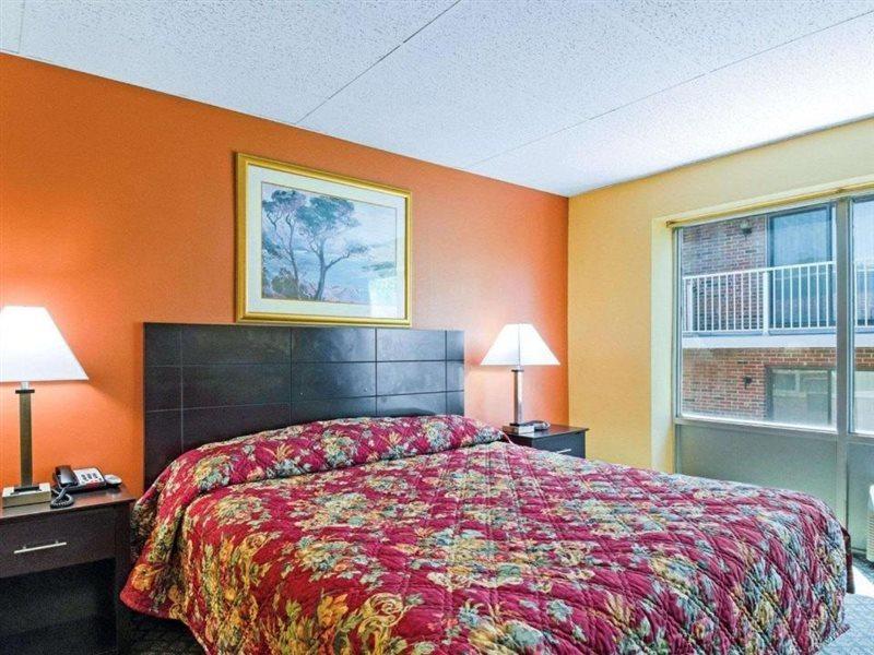 Econolodge Framingham-Boston Bagian luar foto