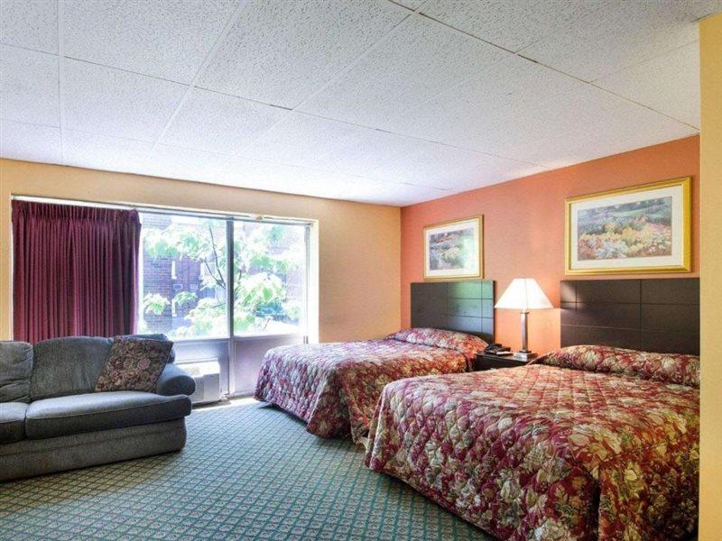 Econolodge Framingham-Boston Bagian luar foto